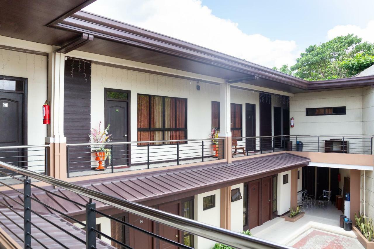 Oyo 153 Espacio De Clarita Hometel Davao Exterior photo