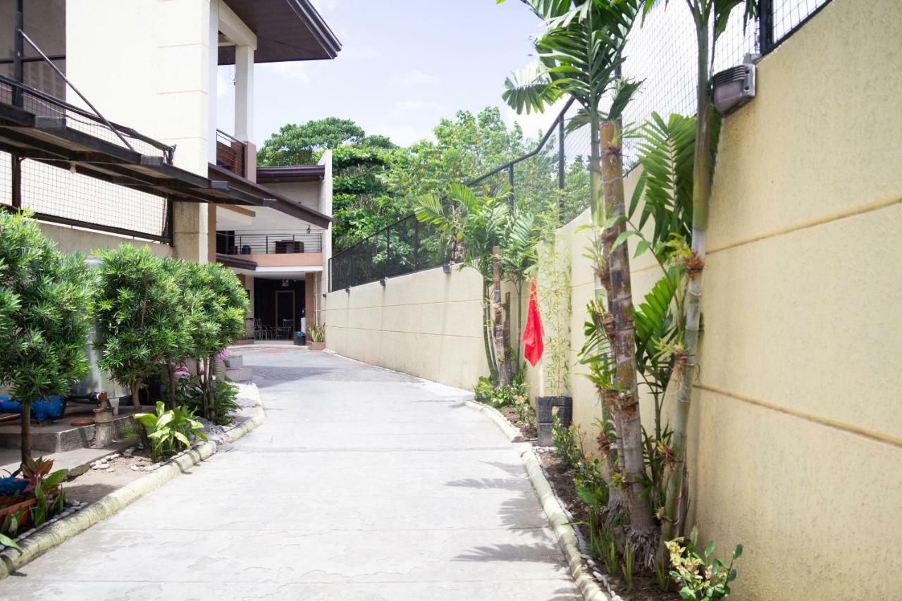 Oyo 153 Espacio De Clarita Hometel Davao Exterior photo