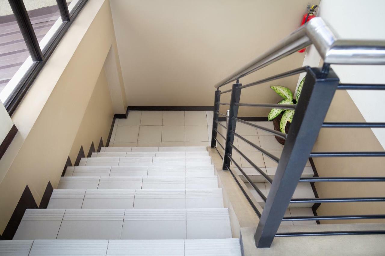 Oyo 153 Espacio De Clarita Hometel Davao Exterior photo